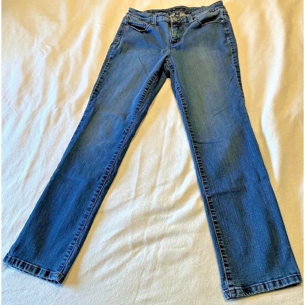 Charter Club Lexington Straight Jeans Size 6P Womens Blue